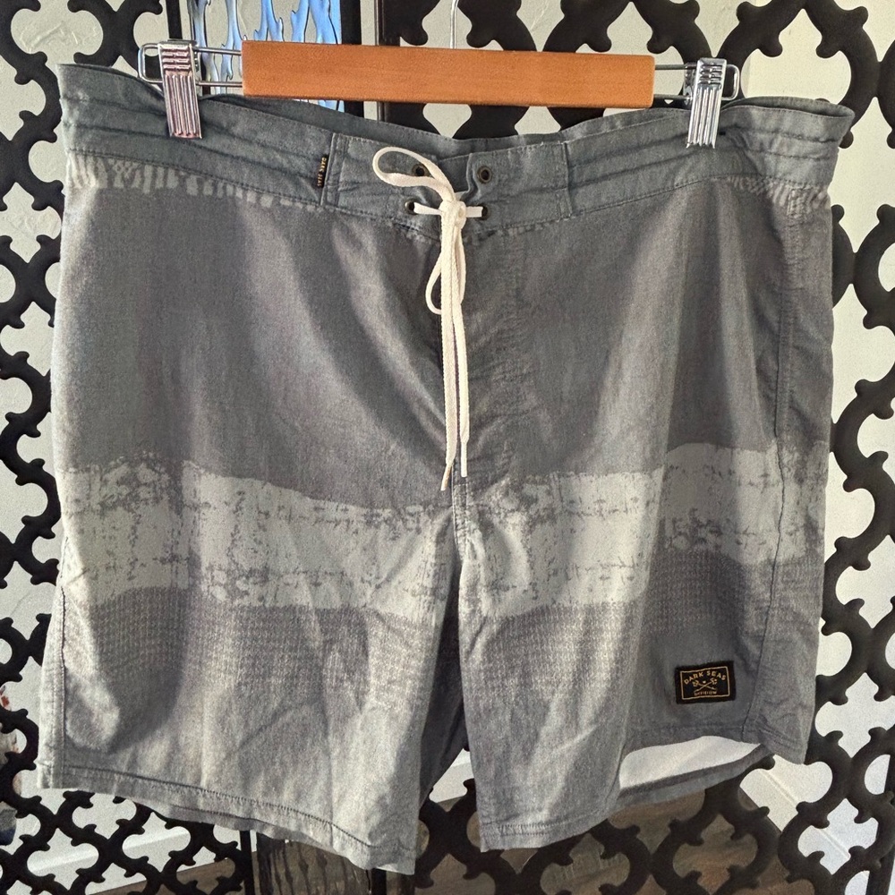 Dark seas division swim shorts, size 33 - Picture 4 of 5